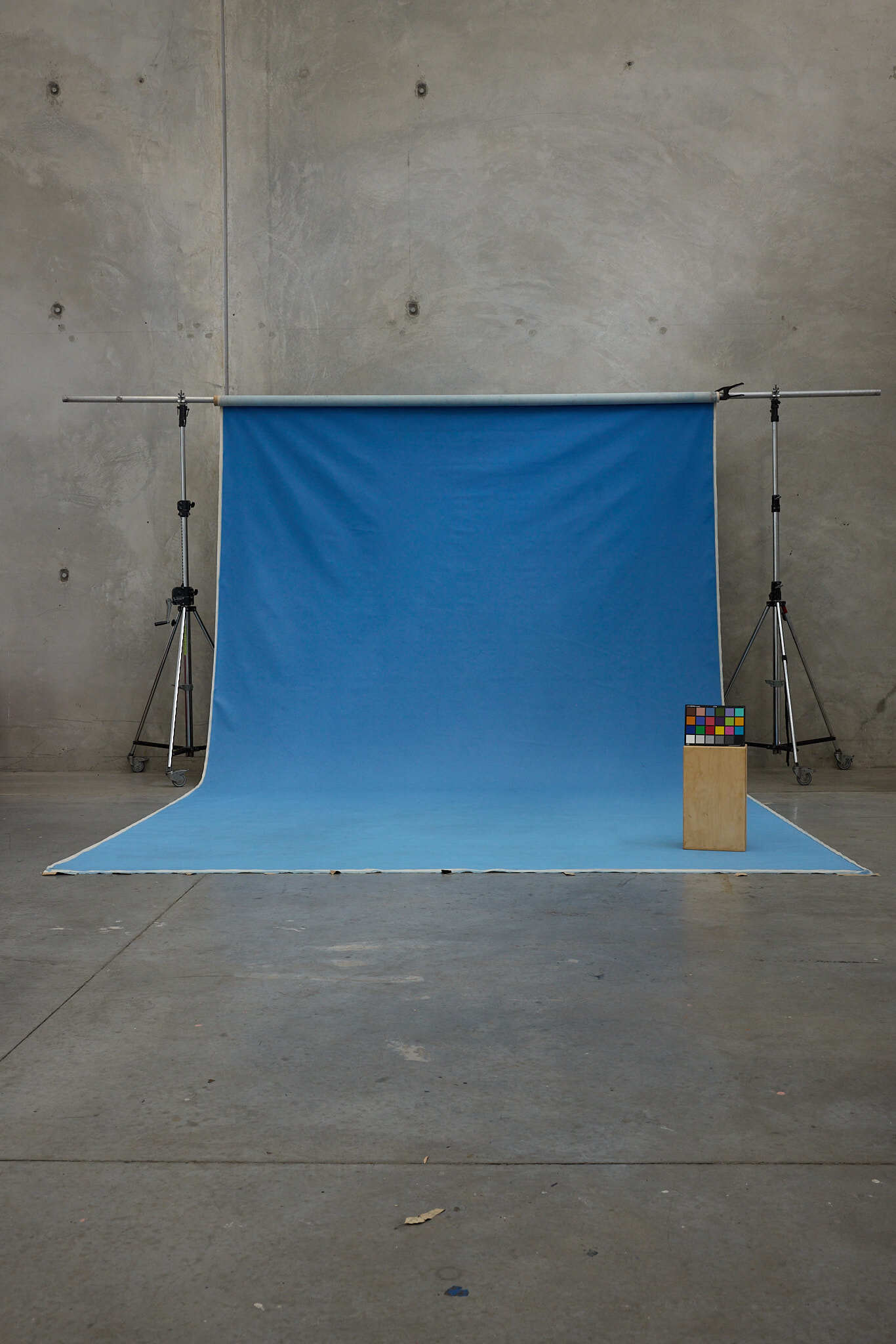 Schmidli Canvas Backdrop - Blue Gradient - 12' x 20' Catalogue #1820 product image