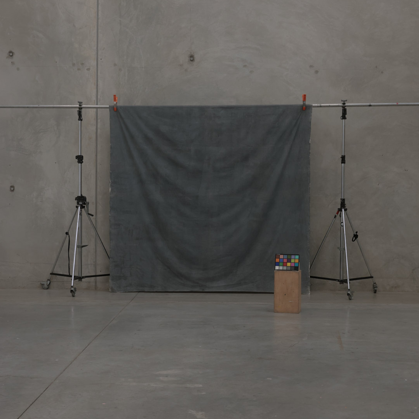 Schmidli Canvas Backdrop - Grey (Black/White), Dark, Cold - Foldable - 9.5' x 10' Catalogue #0683 product image
