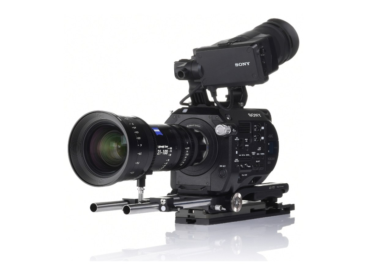 Sony FS7 MK II / Zeiss 21-100mm Lightweight Zoom Kit product image