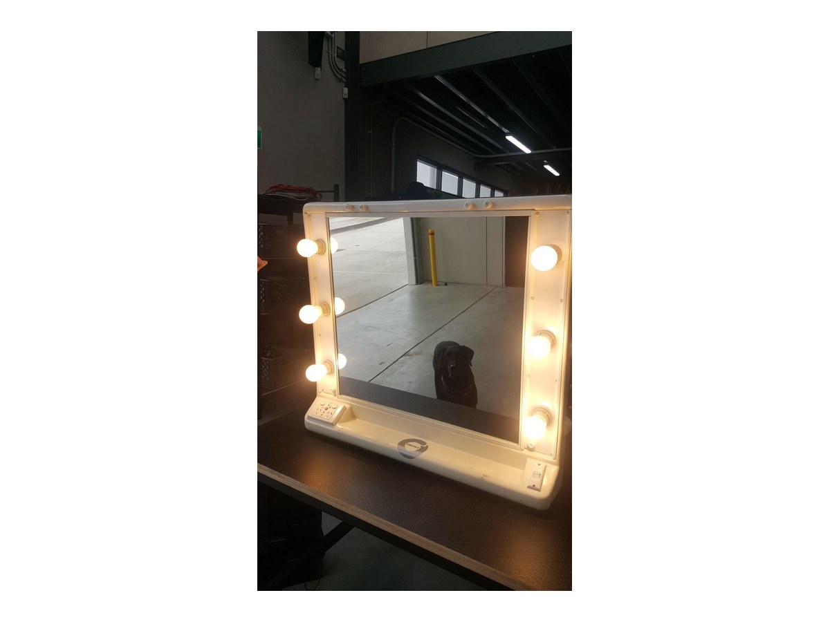 Location Makeup Mirror product image